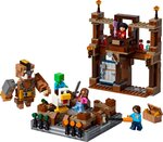 LEGO Minecraft Woodland Mansion Fighting Ring - 21272